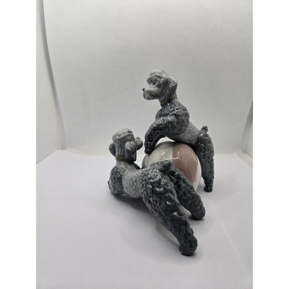Retired #1258 LLADRO "Playful Dogs" Poodles w/ Ball Porcelain Figurine - Picture 4 of 13